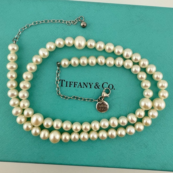 RARE Tiffany & Co. Ziegfeld Alternating Sized Pearl Necklace 20.25" - Picture 1 of 5